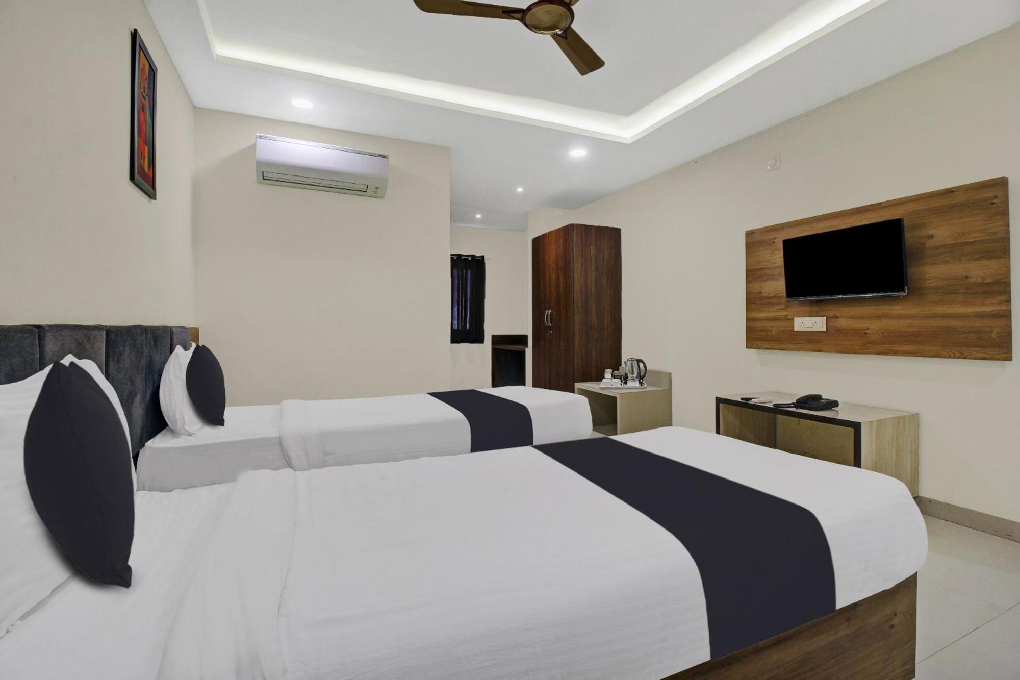 Collection O Hotel Swagath Pride Mancheral Экстерьер фото