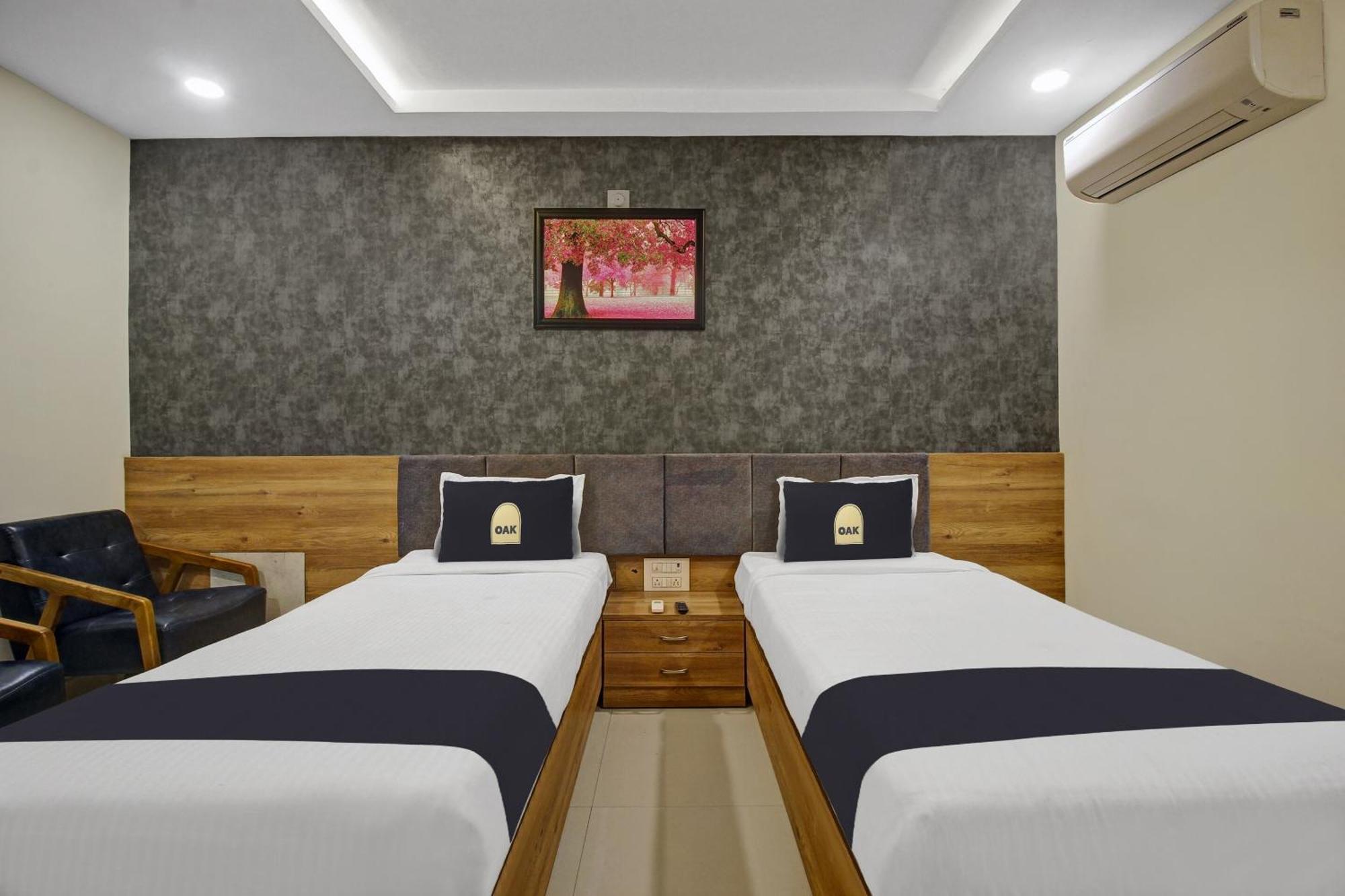 Collection O Hotel Swagath Pride Mancheral Экстерьер фото
